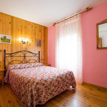 Hostal Pirineos Sarvisé Esterno foto