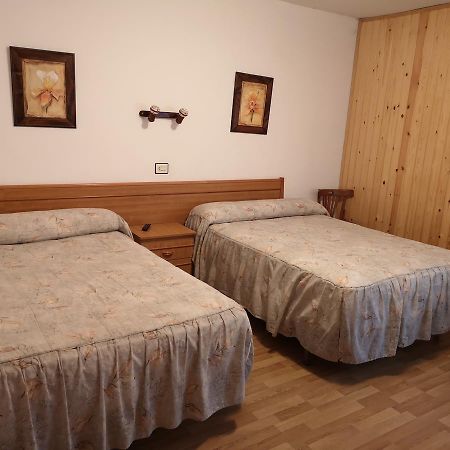 Hostal Pirineos Sarvisé Esterno foto