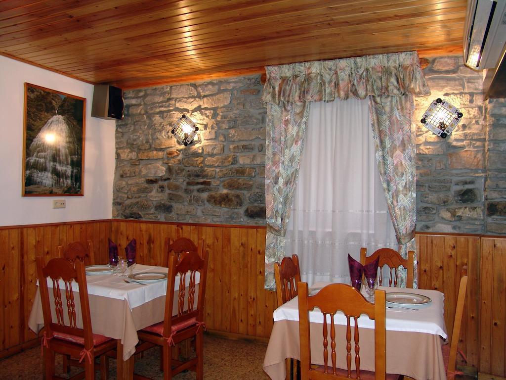 Hostal Pirineos Sarvisé Esterno foto