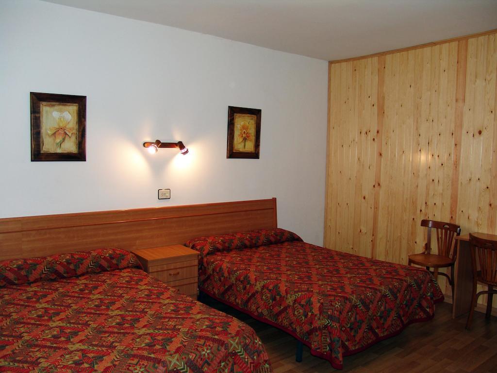 Hostal Pirineos Sarvisé Camera foto