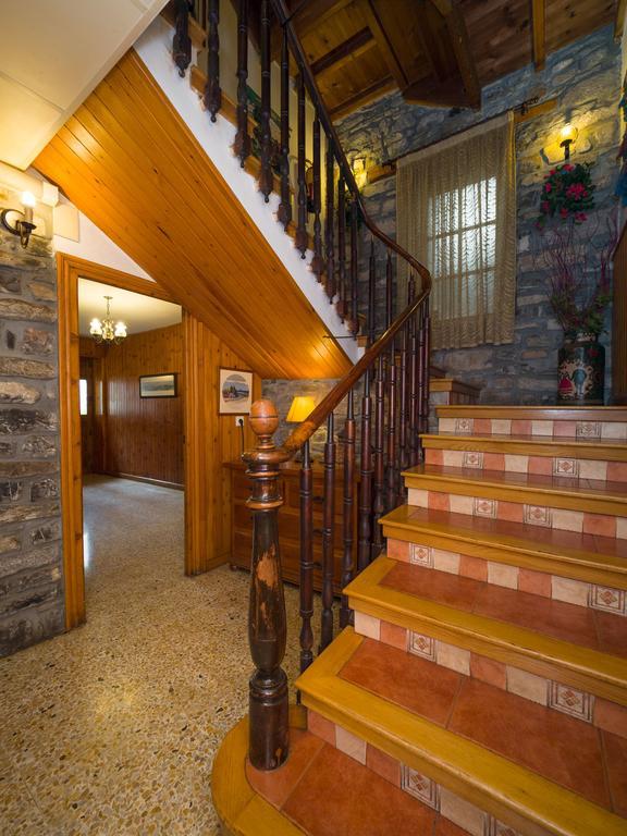 Hostal Pirineos Sarvisé Esterno foto