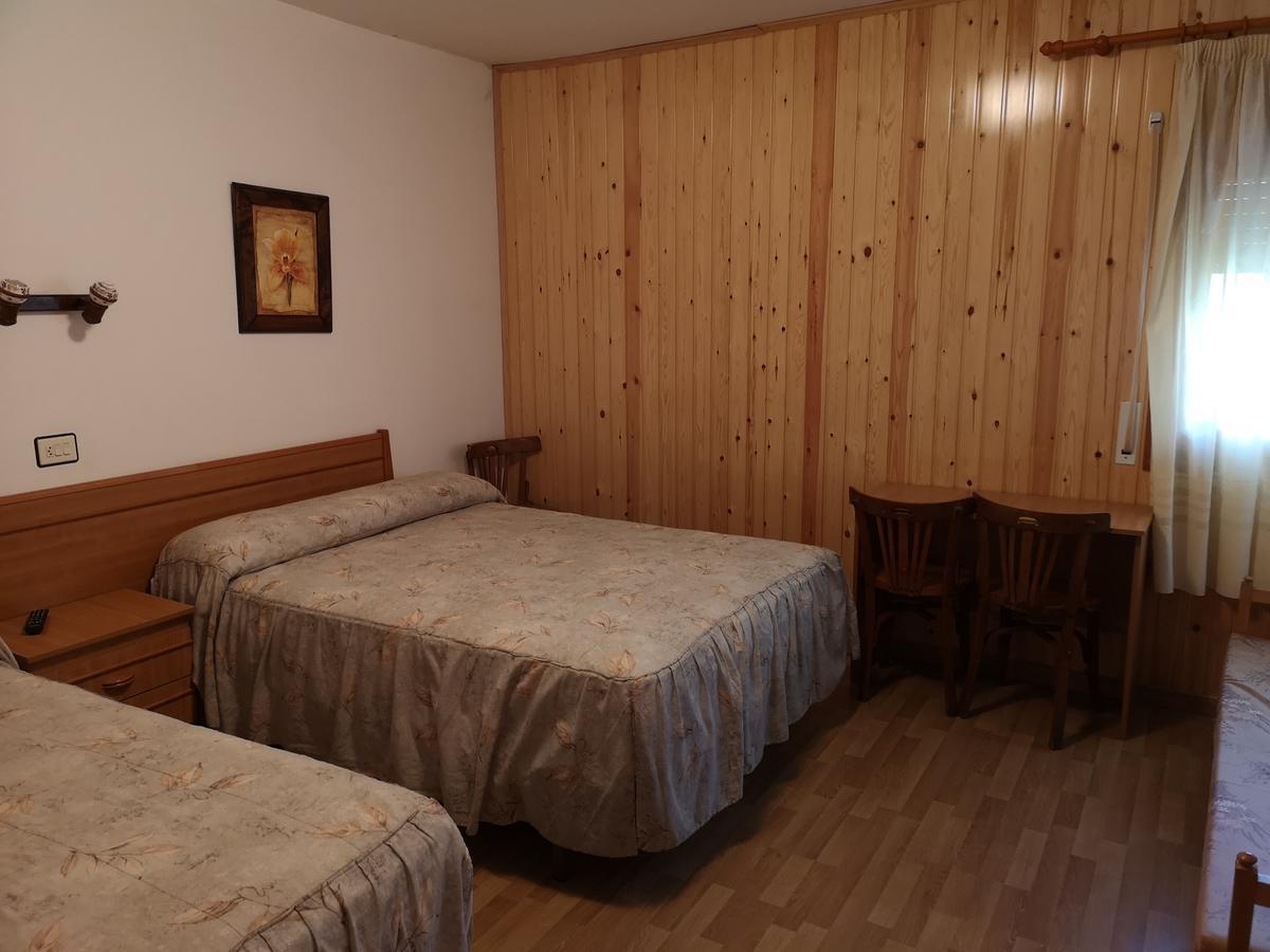 Hostal Pirineos Sarvisé Esterno foto